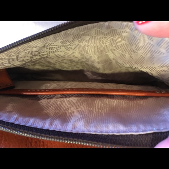 MK Fulton Crossbody - Picture 5 of 7